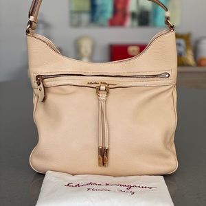 Salvatore Ferragamo leather satchel Shoulder bag.